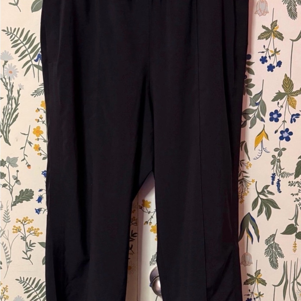 Lululemon Wanderer crop pants